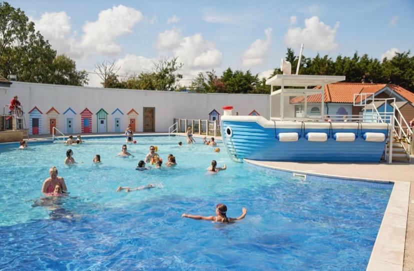Kingfisher Quay Lodge 클랙톤온씨 외부 사진